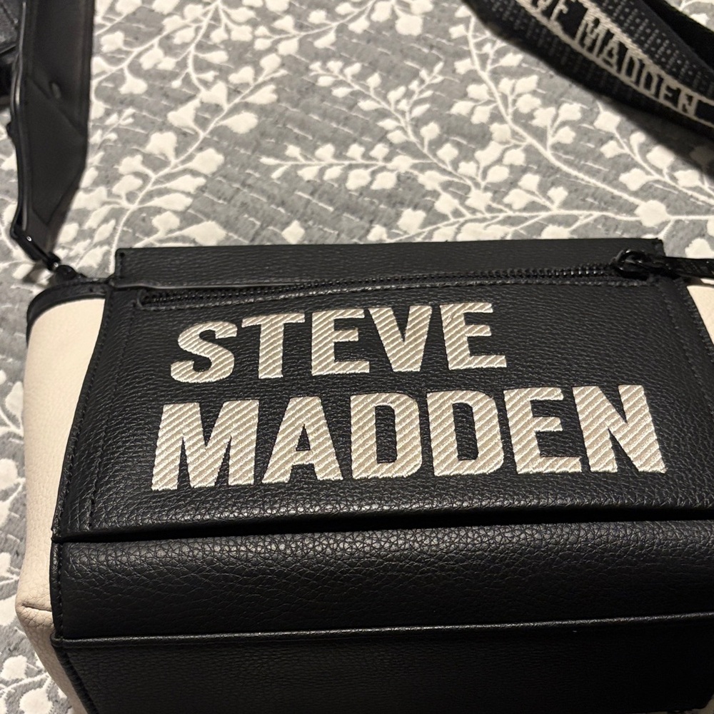 Steve Madden Black and Cream Men's Messenger Bag